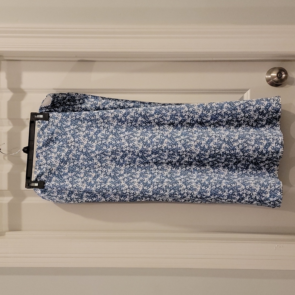 Loft  womens skirt. Size large